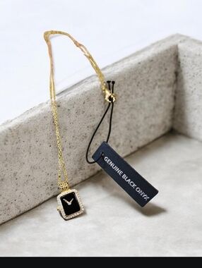 NWT Black Onyx Crystal Watch Pendant Necklace Dainty Time Is Of The Essence